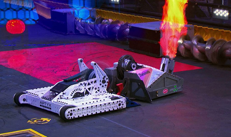 Суперфинал Международного чемпионата по битве роботов.